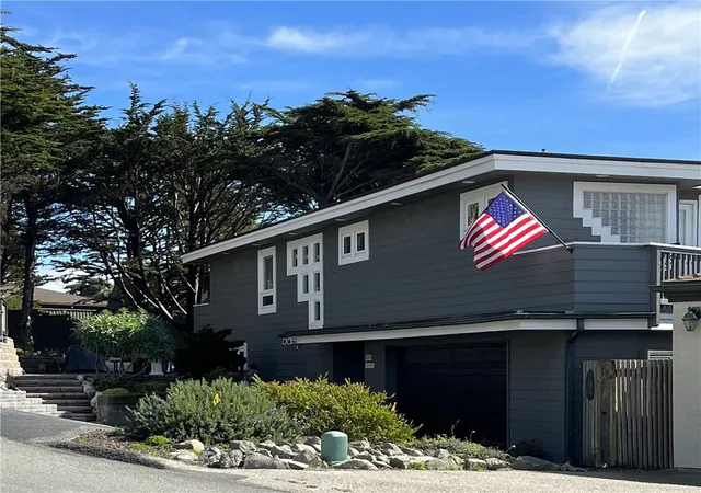 Photo 1 of Single family home for sale at 212 Weymouth St, Cambria, CA 93428 | MLS# SC26152657 | Listing updated on 2026-10-29