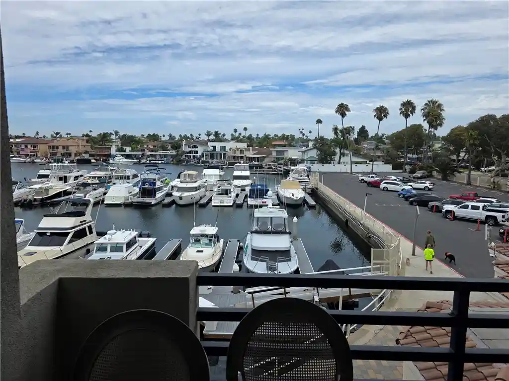 Listing Photo 40 - Condo for sale in 4167 Warner located at 4167 Warner, Huntington Beach, CA 92649 - Unit #205