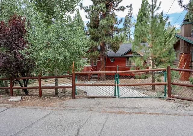 Photo 3 of Single family home for sale at 43252 Deer Cyn Rd, Big Bear, CA 92315 | MLS# 219150631DA | Listing updated on 2026-10-08