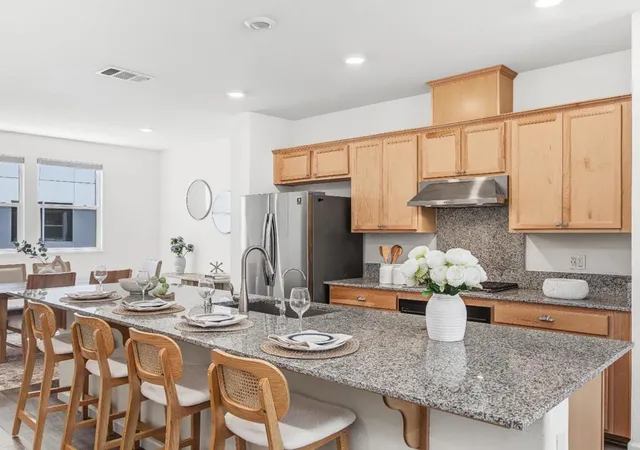 3rd image of 2992 Lina St #2, San Jose, CA 95136 | MLS# ML82033647
