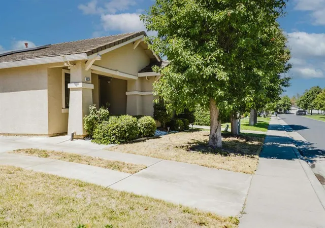 Photo 3 of Single family home for sale at 9326 Bennoel Way, Elk Grove, CA 95758 | MLS# PTP2605568 | Listing updated on 2026-10-01