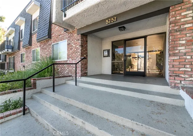 Photo 3 of Sale Pending at 5252 Coldwater Cyn #202, Van Nuys, CA 91401 | MLS# SR26161169 | Listing updated on 2026-10-06
