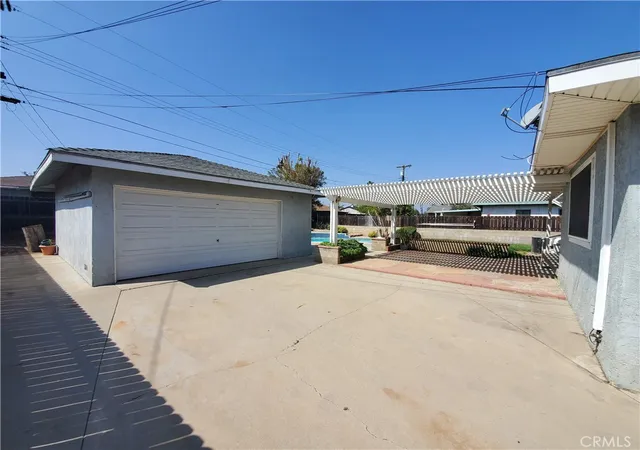 Photo 3 of Single family home for sale at 5162 Jurupa, Riverside, CA 92504 | MLS# PW26161151 | Listing updated on 2026-09-19