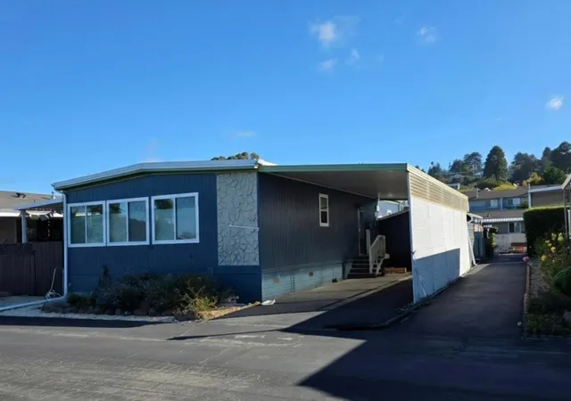 Photo 2 of Manufactured home for sale at 53 Greco #53, Seacliff, CA 95003 | MLS# ML82055284 | Listing updated on 2026-09-30