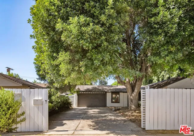 Photo 2 of Single family home for sale at 22245 Leadwell St, Canoga Park, CA 91303 | MLS# 26859617 | Listing updated on 2026-10-04
