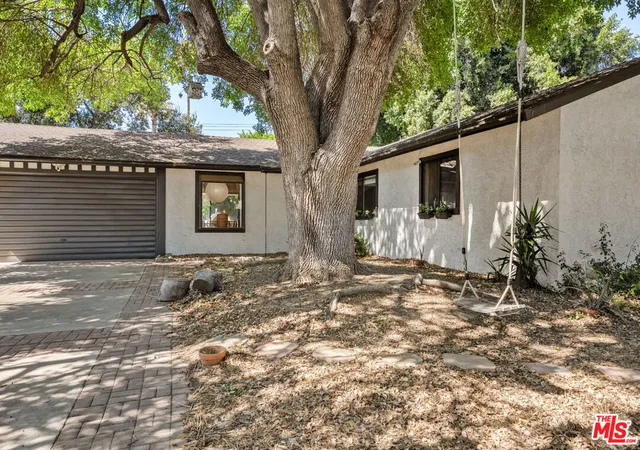 Photo 3 of Single family home for sale at 22245 Leadwell St, Canoga Park, CA 91303 | MLS# 26859617 | Listing updated on 2026-10-04