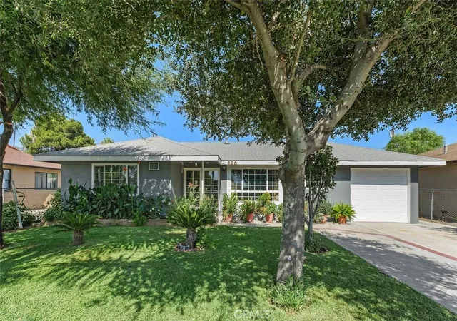 1st image of 426 S State, Hemet, CA 92543 | MLS# IV26161286
