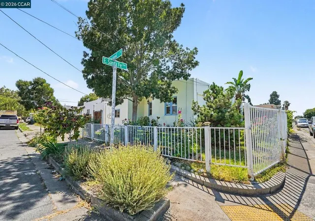 Photo 4 of Sale Pending at 1110 Laurel Ave, Pittsburg, CA 94565 | MLS# 41142627 | Listing updated on 2026-09-02