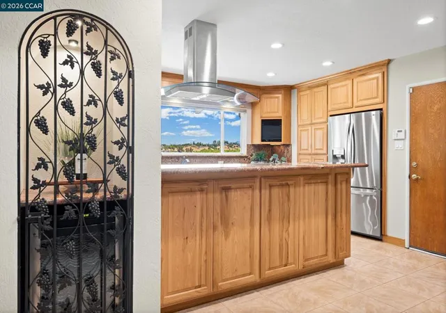Photo 3 of Single family home for sale at 4050 Saint Marys St, Martinez, CA 94553 | MLS# 41142637 | Listing updated on 2026-10-06