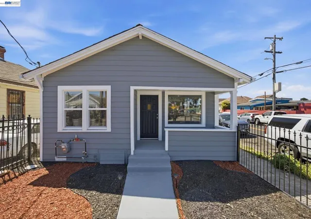 Photo 3 of Single family home for sale at 1100 Pennsylvania Ave, Richmond, CA 94801 | MLS# 41142642 | Listing updated on 2026-09-22