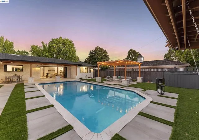 Photo 2 of Sale Pending at 1131 Ruth Dr, San Jose, CA 95125 | MLS# 41142653 | Listing updated on 2026-09-29