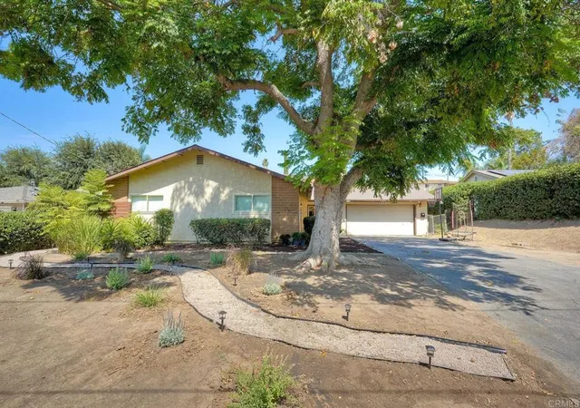 Photo 1 of Sale Pending at 935 Tanya Ln, Fallbrook, CA 92028 | MLS# NDP2606995 | Listing updated on 2026-10-02