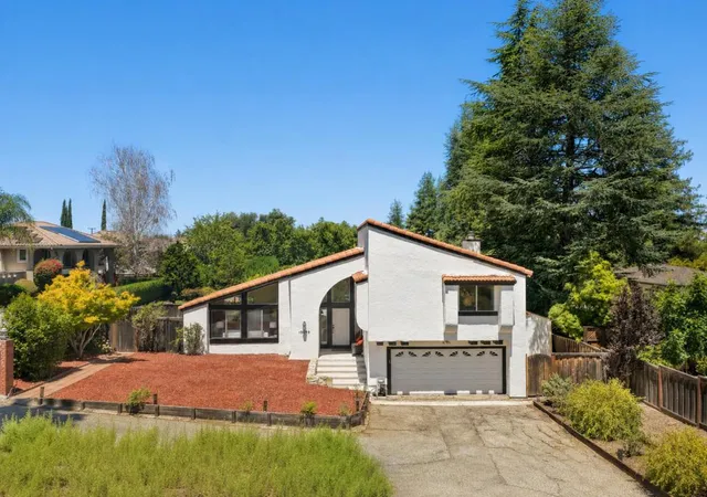 Photo 1 of Sale Pending at 15055 Blossom Hl Rd, Los Gatos, CA 95032 | MLS# ML82055326 | Listing updated on 2026-09-25