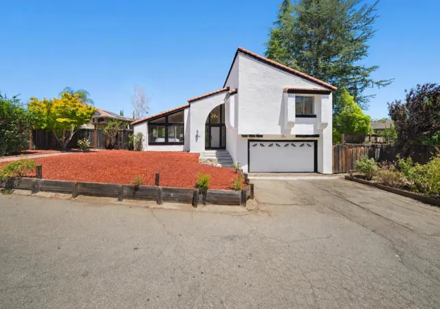Photo 2 of Sale Pending at 15055 Blossom Hl Rd, Los Gatos, CA 95032 | MLS# ML82055326 | Listing updated on 2026-09-25