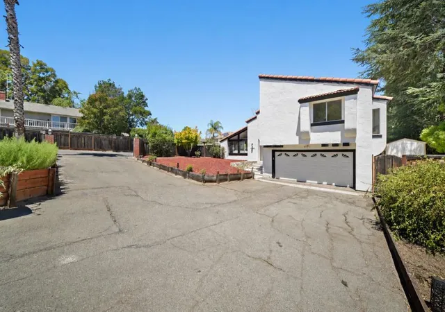 Photo 3 of Sale Pending at 15055 Blossom Hl Rd, Los Gatos, CA 95032 | MLS# ML82055326 | Listing updated on 2026-09-25