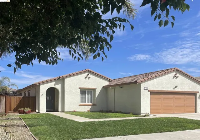 Photo 1 of Single family home for sale at 2130 Harborage Way, Oakley, CA 94561 | MLS# 41142675 | Listing updated on 2026-09-29