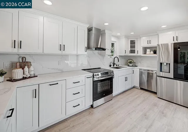 Photo 3 of Sale Pending at 1517 Oakmont Dr #1, Walnut Creek, CA 94595 | MLS# 41142691 | Listing updated on 2026-10-08