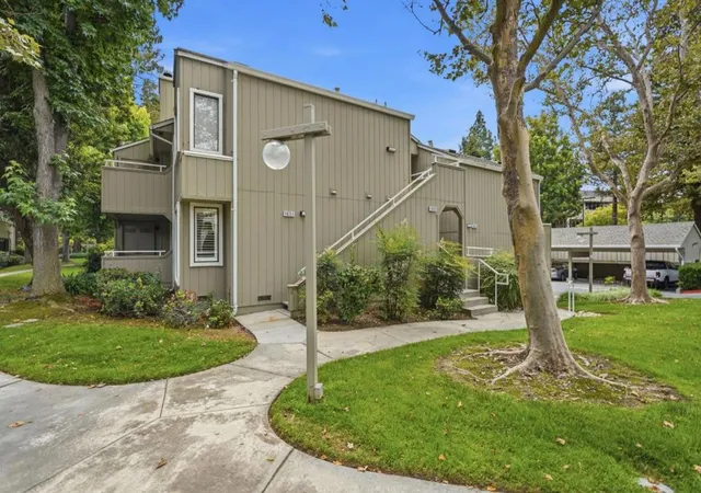 Condo for sale at 1652 Braddock Ct, San Jose, CA 95125 | MLS# ML82055045