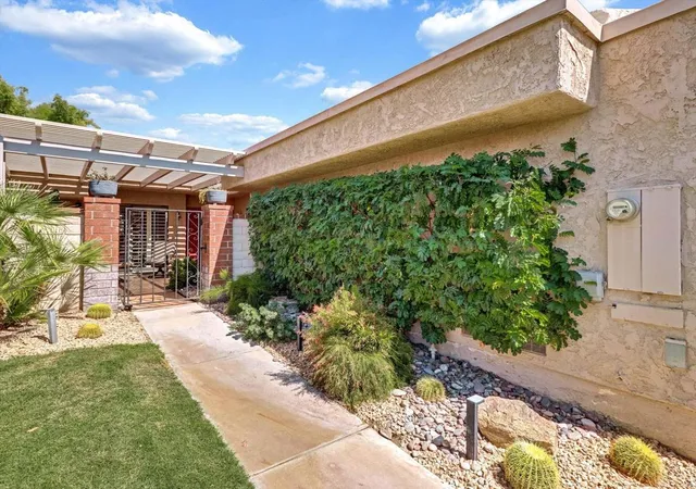 Photo 3 of Condo for sale at 35886 Paseo Circulo W, Cathedral City, CA 92234 | MLS# 219150655DA | Listing updated on 2026-09-29