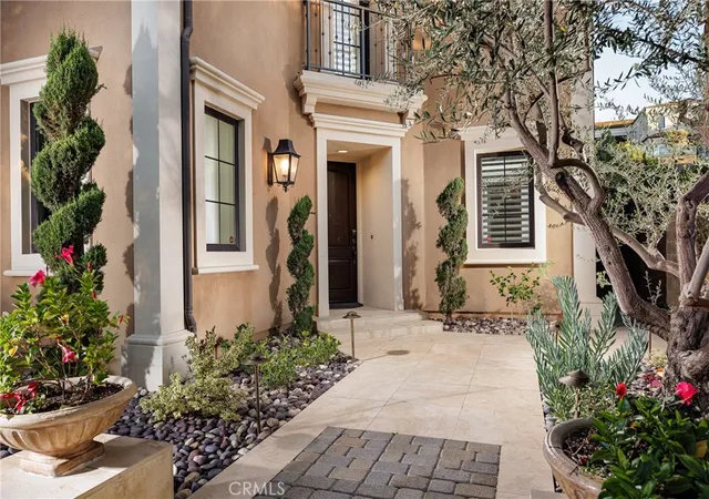 Photo 2 of Mansion for sale at 104 Shady Arbor, Irvine, CA 92618 | MLS# OC26161318 | Listing updated on 2026-09-29