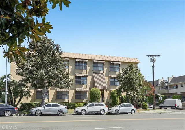 Photo 2 of Condo for sale at 11507 Moorpark St #305, North Hollywood, CA 91602 | MLS# CV26161687 | Listing updated on 2026-10-01