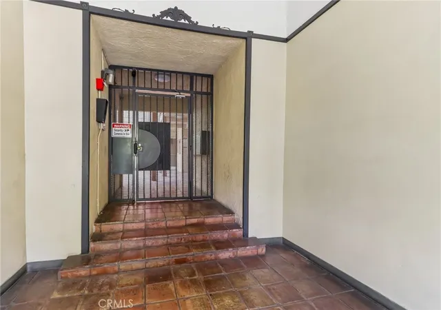 Photo 3 of Condo for sale at 11507 Moorpark St #305, North Hollywood, CA 91602 | MLS# CV26161687 | Listing updated on 2026-10-01