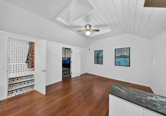 Photo 4 of Single family home for sale at 20905 Comanche Trl, Los Gatos, CA 95033 | MLS# ML82050444 | Listing updated on 2026-10-12