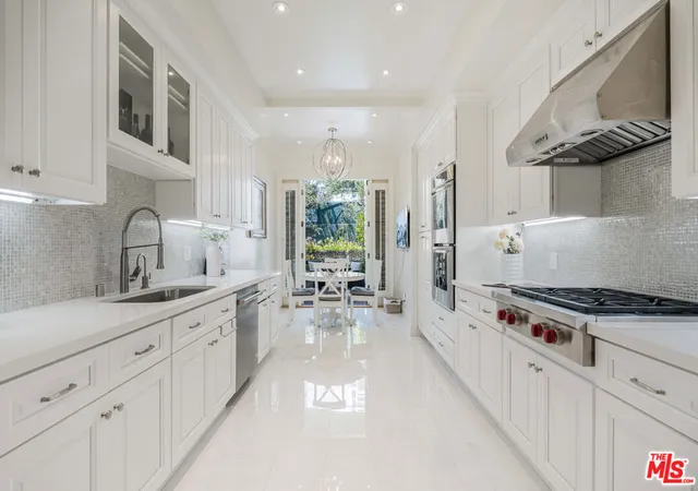 Listing Photo 5 - Condo for sale in building located at 10120 Empyrean Wy, Los Angeles, CA 90067 - Unit #102