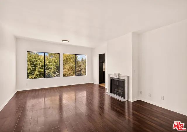 Condo for sale at 3271 Sawtelle Blvd #204, Los Angeles, CA 90066 | MLS# 26858287