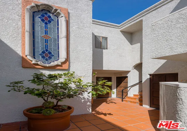 Photo 2 of Condo for sale at 3271 Sawtelle Blvd #204, Los Angeles, CA 90066 | MLS# 26858287 | Listing updated on 2026-09-18