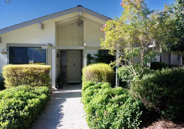 Photo 2 of Condo for sale at 5568 Cribari Cir, San Jose, CA 95135 | MLS# ML82055370 | Listing updated on 2026-10-01