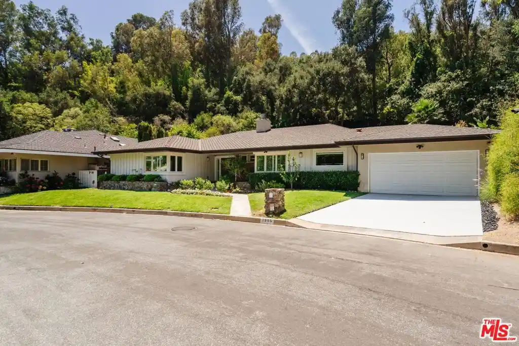 Photo 1 of Sale Pending at 1355 Shadybrook Dr, Beverly Hills, CA 90210 | MLS# 26863783 | Listing updated on 2026-08-16