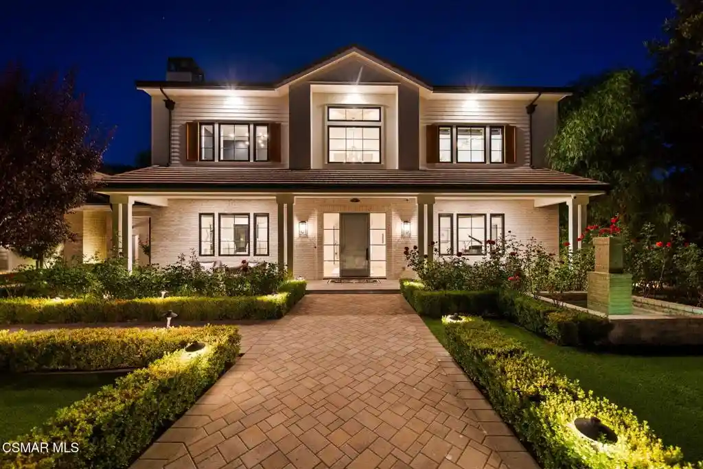 Photo 1 of Mansion for sale at 2116 Shadow Crk Dr, Agoura Hills, CA 91301 | MLS# 226003534 | Listing updated on 2026-10-18
