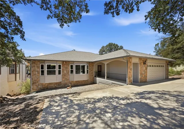 Photo 2 of Single family home for sale at 18649 Deer Hl, Hidden Valley Lake, CA 95467 | MLS# LC26161157 | Listing updated on 2026-10-06