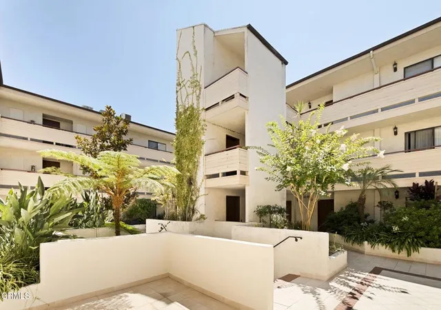 2nd image of 110 N Everett, Glendale, CA 91206