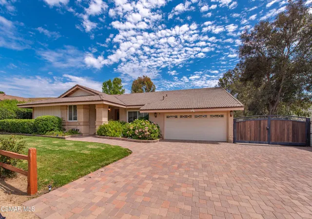 Photo 4 of Single family home for sale at 1558 Placid Ct, Simi Valley, CA 93065 | MLS# 226003535 | Listing updated on 2026-10-02