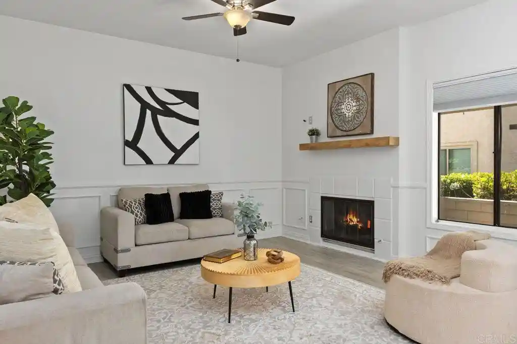 Listing Photo 2 - Condo for sale in 966 Lupine Hls Dr located at 966 Lupine Hls Dr, Vista, CA 92081 - Unit #64