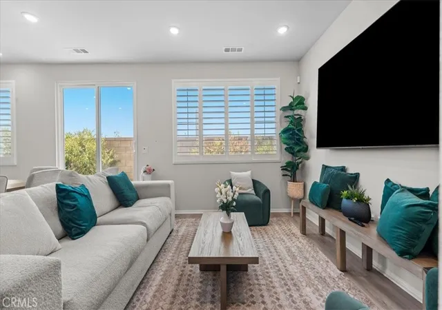 3rd image of 2015 Bergamot St, Redlands, CA 92374 | MLS# CV26161919
