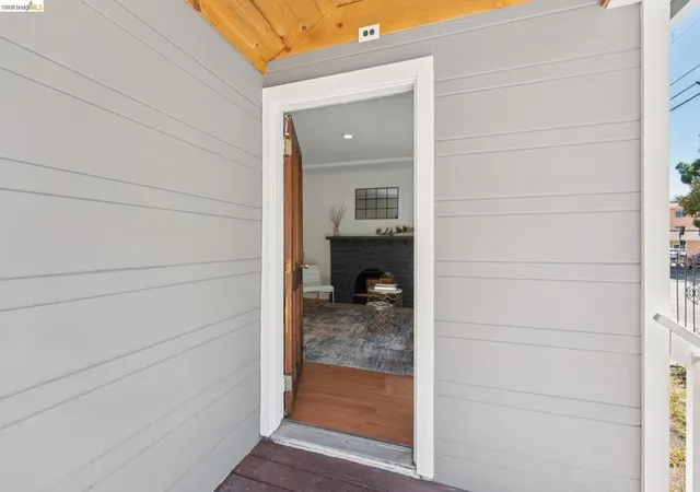 2nd image of 220 Marina Way, Richmond, CA 94801 | MLS# 41142778