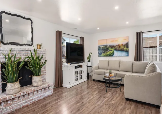 Photo 3 of Single family home for sale at 211 Menlo Dr, Buellton, CA 93427 | MLS# V1-37808 | Listing updated on 2026-09-07