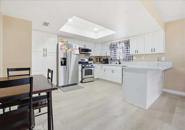 3rd image of 10911 Caribou Ave, Apple Valley, CA 92308 | MLS# HD26162407