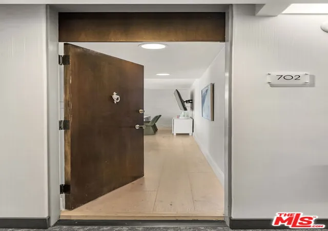 Listing Photo 3 - Condo for sale in building located at 2160 Century Pkwy, Los Angeles, CA 90067 - Unit #702