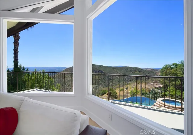 5th image of 130 Dapplegray Rd, Bell Canyon, CA 91307 | MLS# SR26161497