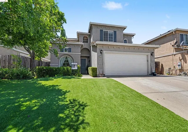 Photo 3 of Sale Pending at 2434 Pearlite Way, Antioch, CA 94531 | MLS# 41142830 | Listing updated on 2026-09-10