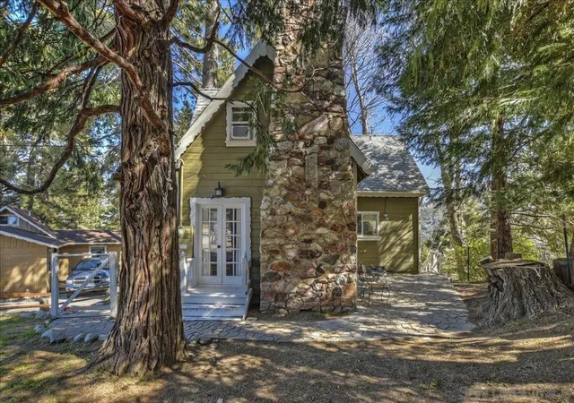 Photo 3 of Single family home for sale at 710 Arosa, Crestline, CA 92325 | MLS# 260018249SD | Listing updated on 2026-10-09