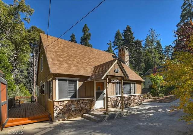 Photo 3 of Single family home for sale at 863 Oak, Skyforest, CA 92385 | MLS# IG26162182 | Listing updated on 2026-10-01