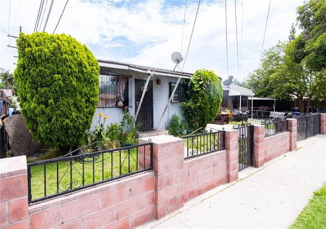 Photo 2 of Multi family home for sale at 6938 Purdy Ave, Bell Gardens, CA 90201 | MLS# DW26162336 | Listing updated on 2026-09-02