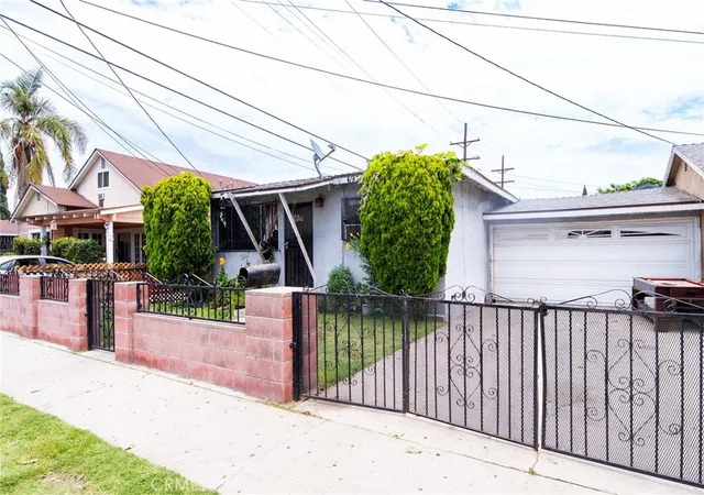 Photo 3 of Multi family home for sale at 6938 Purdy Ave, Bell Gardens, CA 90201 | MLS# DW26162336 | Listing updated on 2026-09-02