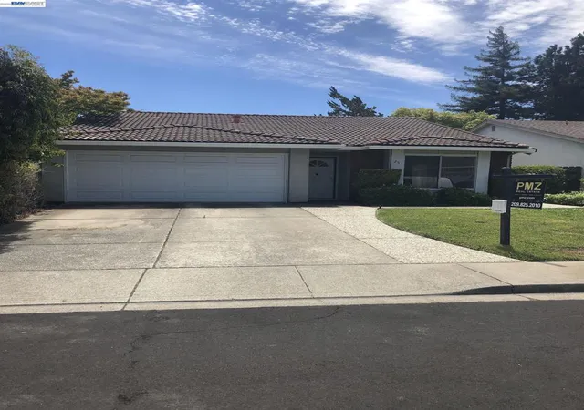 Photo 1 of Sale Pending at 25 Pamplona, San Ramon, CA 94583 | MLS# 41142861 | Listing updated on 2026-10-07