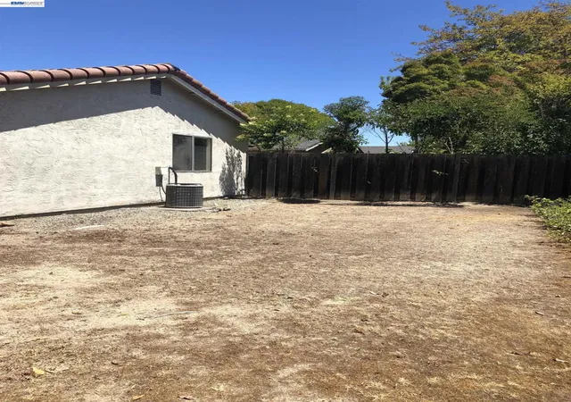 Photo 4 of Sale Pending at 25 Pamplona, San Ramon, CA 94583 | MLS# 41142861 | Listing updated on 2026-10-07